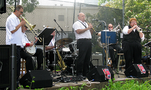 Dave Washburn's Three-Quarters Fast Dixieland Jazz Band